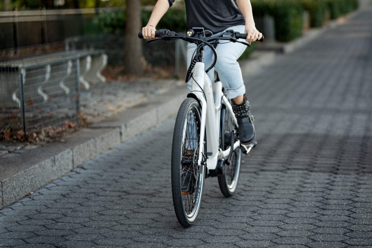 The Priority Current Plus E-Bike in White Side View