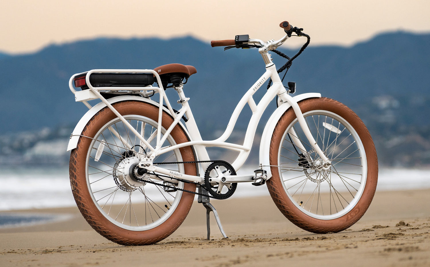 White Priority Bicycles e-Coast Bike